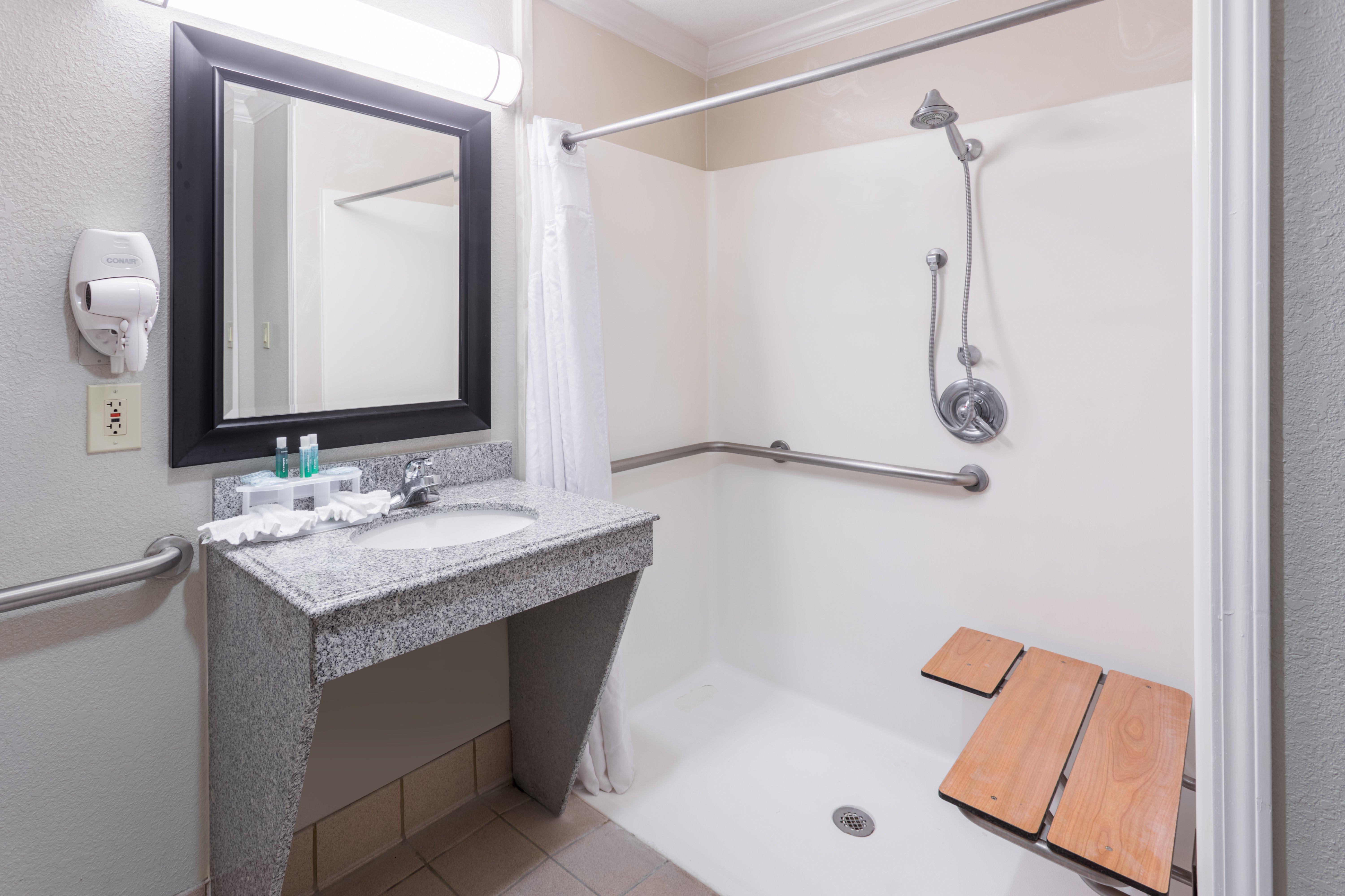 Holiday Inn Express Hotel And Suites Lake Charles By Ihg Dış mekan fotoğraf