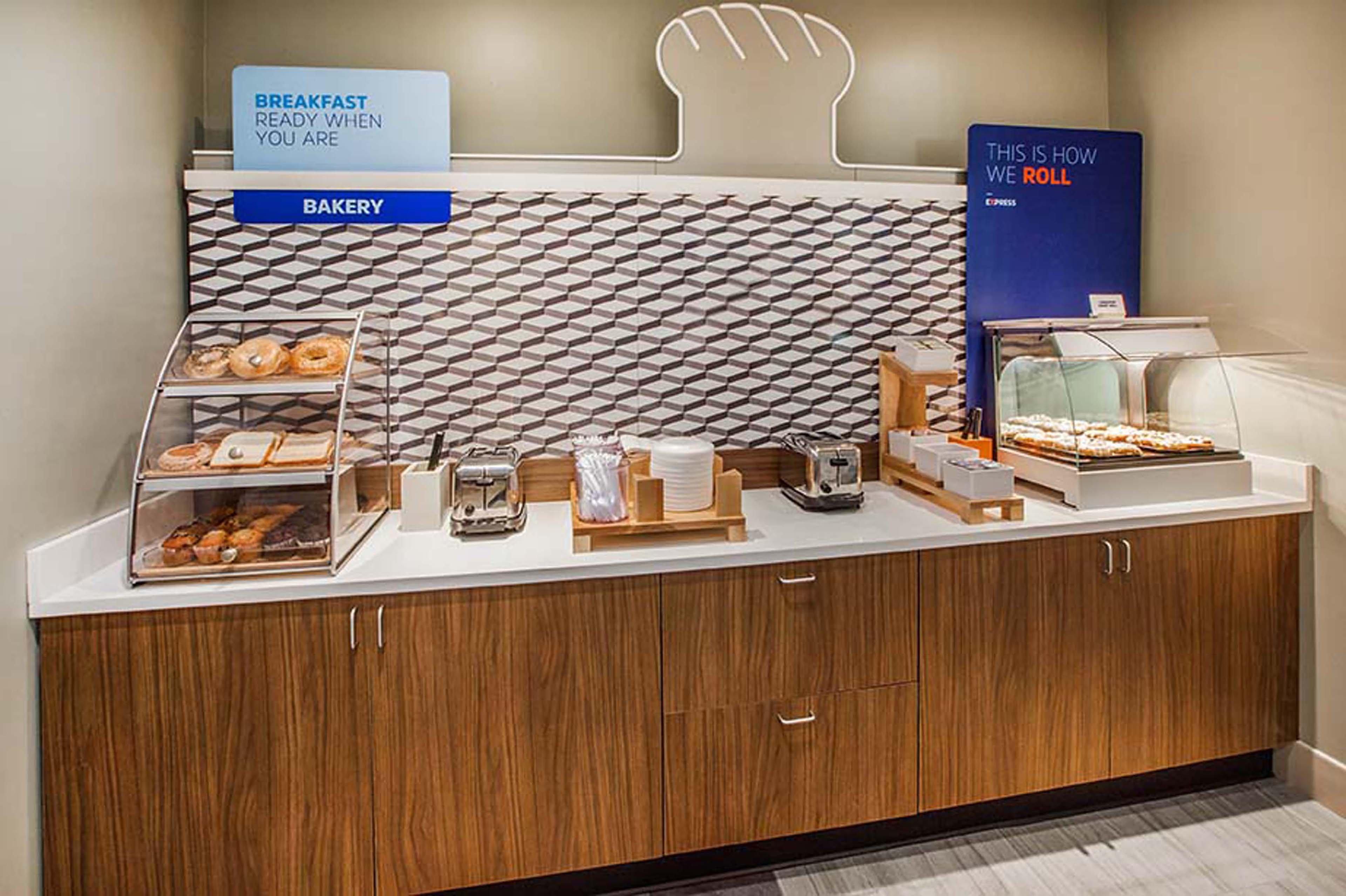 Holiday Inn Express Hotel And Suites Lake Charles By Ihg Dış mekan fotoğraf