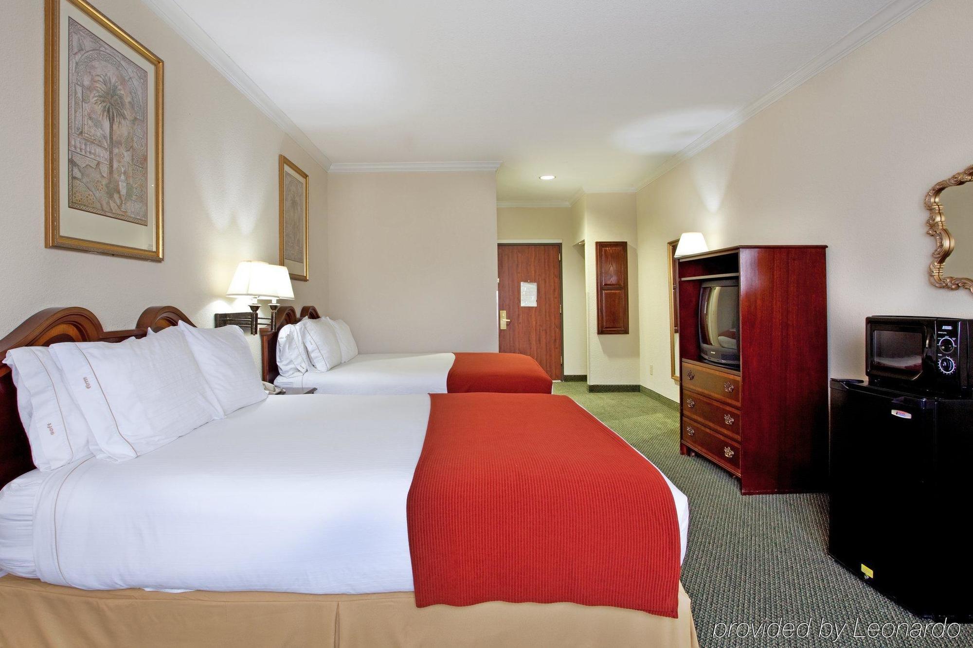Holiday Inn Express Hotel And Suites Lake Charles By Ihg Oda fotoğraf