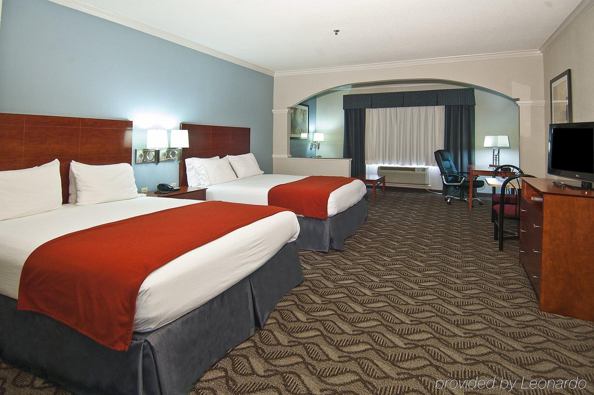 Holiday Inn Express Hotel And Suites Lake Charles By Ihg Oda fotoğraf
